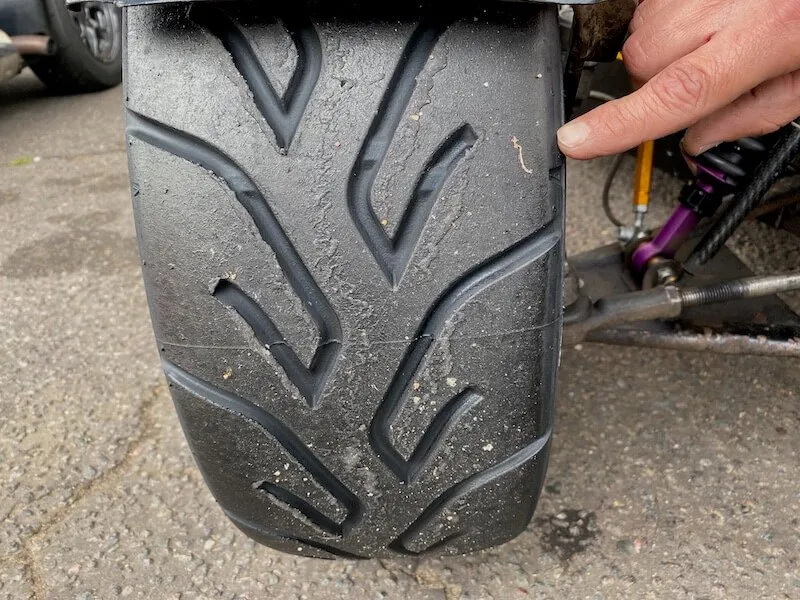 A tyre with 1 heat cycle "new" — heat cycles