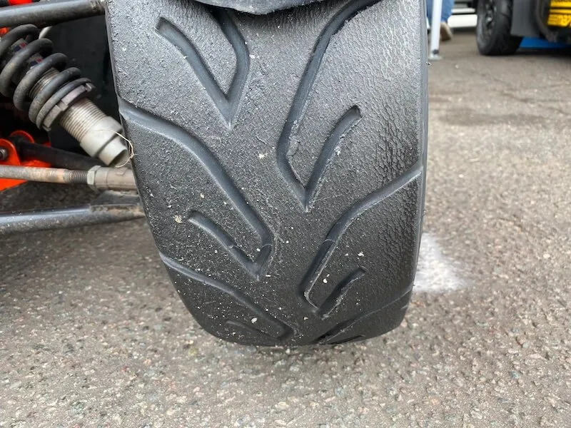 A tyre with 15 heat cycles "old" (see the shoulder on the right?)